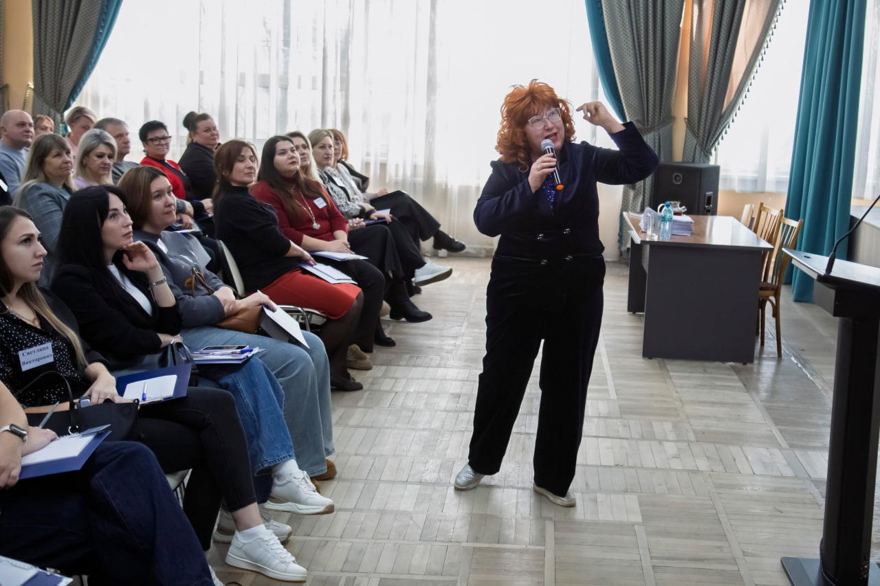 Психологическое благополучие студентов и преподавателей обсудили на Летней школе преподавателя — 2026